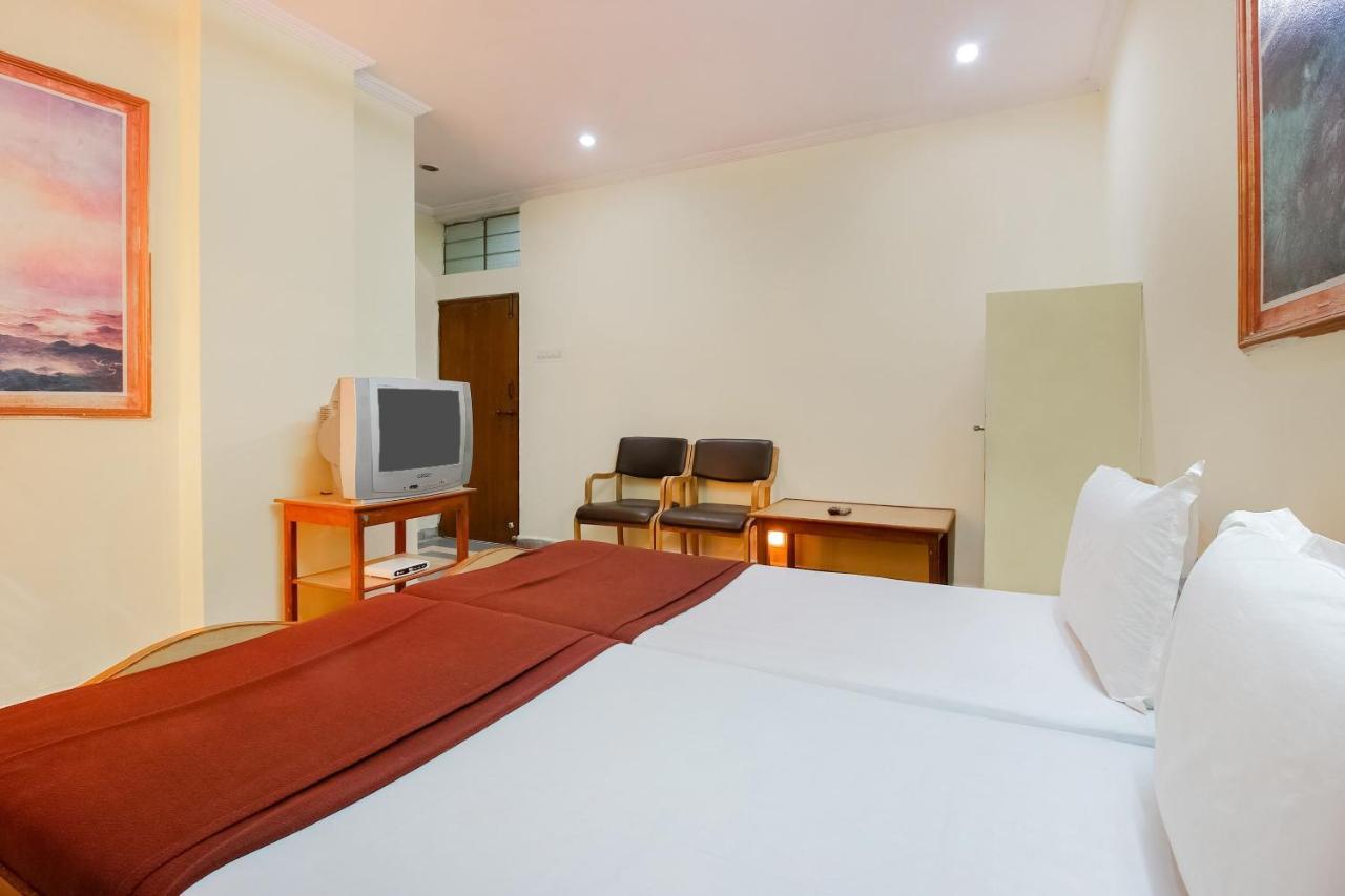 Spot On Classic Lodge Hyderabad Exterior foto